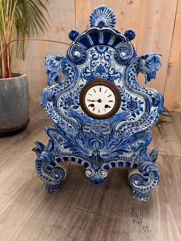 Antieke Delftsblauwe Keramische Klok beschikbaar voor biedingen