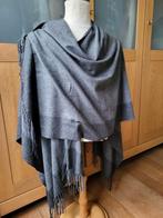 Diverse poncho's, overslagdoek gehaakt , wol etc, Kleding | Dames, Ophalen of Verzenden, Zo goed als nieuw, Sjaal