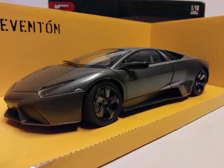 Lamborghini Reventon mat grijs Mondo 1:18 KRD, Hobby en Vrije tijd, Modelauto's | 1:18, Zo goed als nieuw, Auto, Overige merken