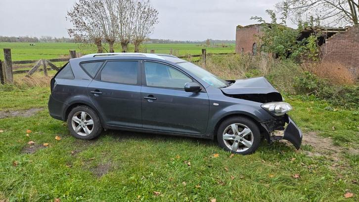 Kia Ceed Station 1.4 Sporty wagon 2012 Schadeauto, Auto diversen, Schadeauto's, Kia, Handgeschakeld, Benzine, Stationwagon, Zilver of Grijs
