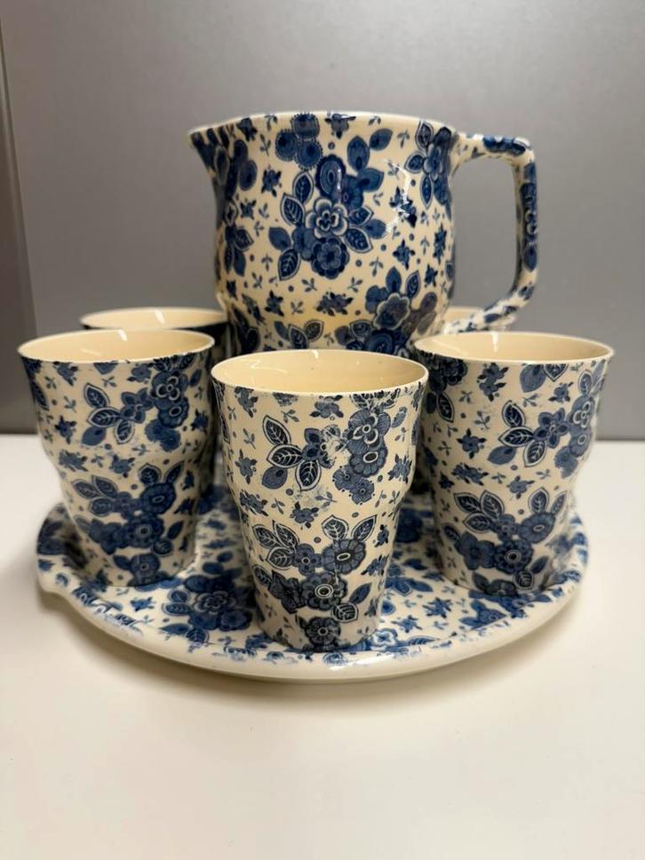 Beatrix Societe Ceramique set 6 bekers /melkkan en onderbord, Antiek en Kunst, Antiek | Servies los, Ophalen of Verzenden
