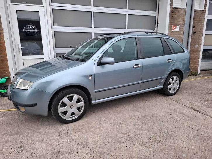 Skoda Fabia 2.0 Combi 85KW 2002 Grijs APK 8-10-2026!!, Auto's, Skoda, Bedrijf, Fabia, Benzine, E, Stationwagon, Handgeschakeld