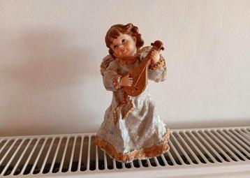 Beeldje van een Kerst Engel.  beschikbaar voor biedingen