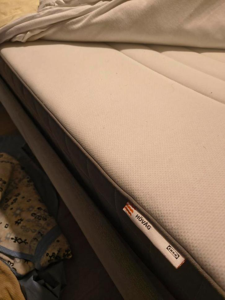 Ikea Hovag matras & Slattum bed 140x200, Huis en Inrichting, Slaapkamer | Matrassen en Bedbodems, Gebruikt, Matras, 140 cm, 200 cm
