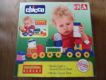 Nieuw in doos Chicco circustrein met blokken 6-24 maanden  beschikbaar voor biedingen