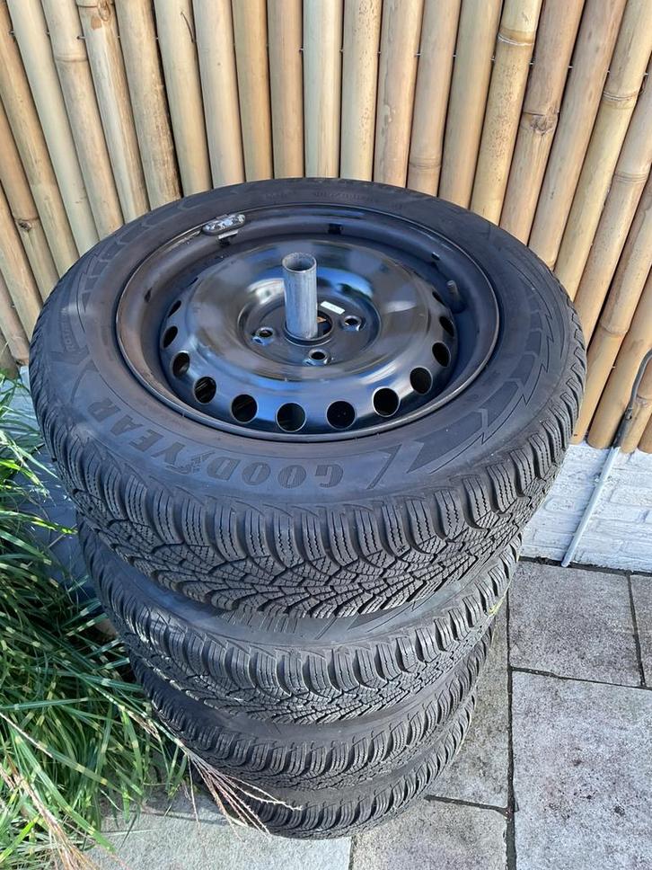 Overcompleet winterbanden met stalen velgen, Auto diversen, Auto-accessoires, Zo goed als nieuw, Ophalen of Verzenden