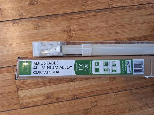 Larson uitschuifbare gordijnrail 110–220 cm, nieuw, Huis en Inrichting, Stoffering | Gordijnen en Lamellen, Nieuw, Minder dan 100 cm