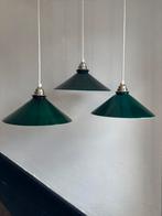 Vintage set 3 groene melkglas Franse driehoek keuken lampen, Ophalen of Verzenden, Zo goed als nieuw, Glas, Minder dan 50 cm