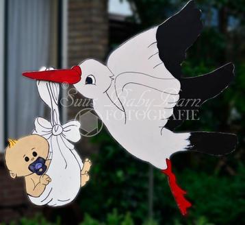 Geboortebord Ooievaar met Baby Jongen in draagdoek beschikbaar voor biedingen