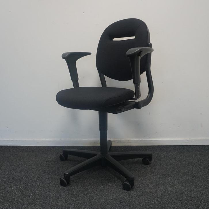 Ahrend 220 Bureaustoel Zwart | Nieuw Gestoffeerd, Huis en Inrichting, Bureaustoelen, Gebruikt, Bureaustoel, Zwart, Ergonomisch