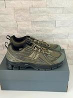 New Balance 1906 • Maat 44 • Bronsgroen • Nieuw in doos, Kleding | Heren, Schoenen, Overige kleuren, Nieuw, Ophalen of Verzenden