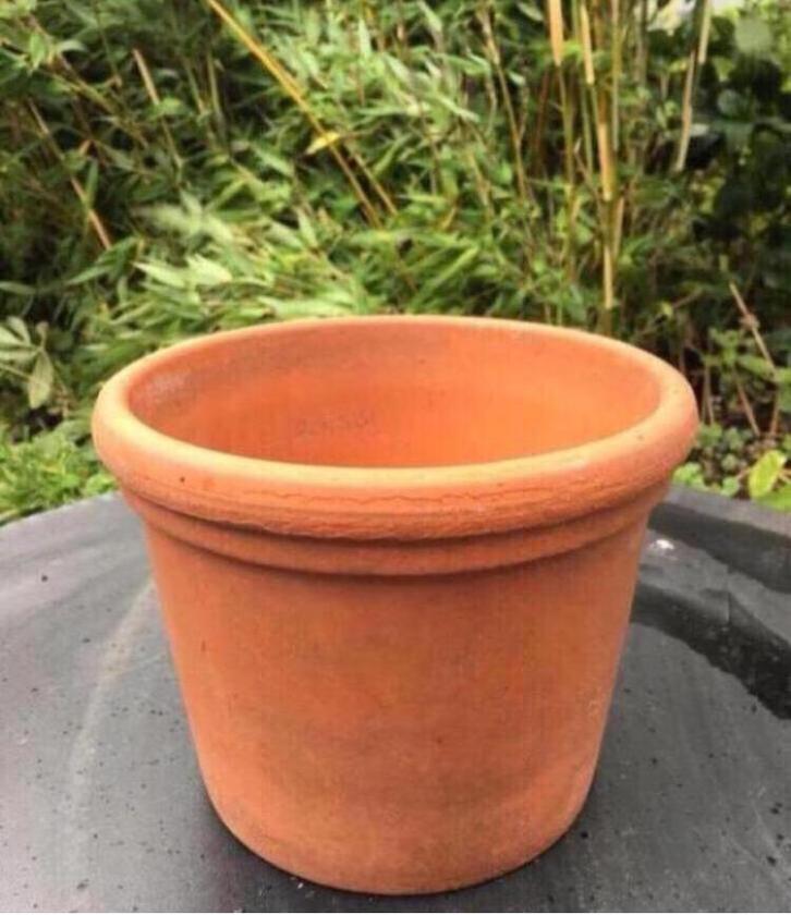 Oud Hollandse kwaliteit terracotta bloempotten diverse maten, Tuin en Terras, Bloempotten, Zo goed als nieuw, Terracotta, Binnen