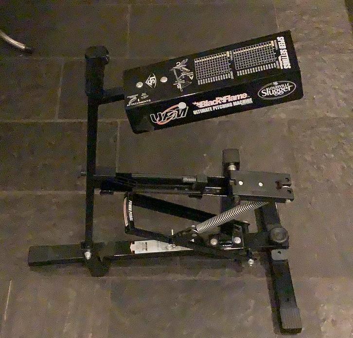 Louisville Slugger Black Flame Ultimate Pitching Machine, Sport en Fitness, Honkbal en Softbal, Zo goed als nieuw, Ophalen