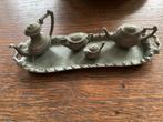Miniatuur servies Tin /plateau 15x4.5 cm /koffiepot  4 cm h, Antiek en Kunst, Antiek | Tin, Ophalen of Verzenden