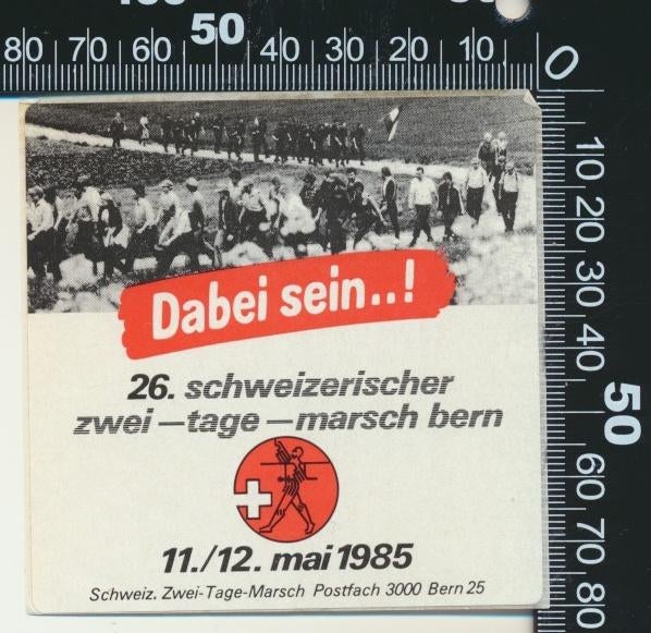 Sticker: Schweizerischer Zwei Tage Marsch 1985, Verzamelen, Ophalen of Verzenden, Zo goed als nieuw, Bedrijf of Vereniging