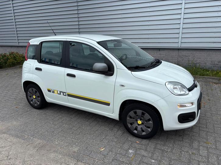 Fiat Panda 0.9 Twinair 44KW 2014 Wit Young uitvoering, Auto's, Fiat, Particulier, Panda, Airbags, Airconditioning, Bluetooth, Boordcomputer