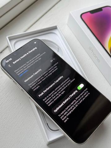 iPhone 14 - 128GB - Zilver - 86% Batterij beschikbaar voor biedingen