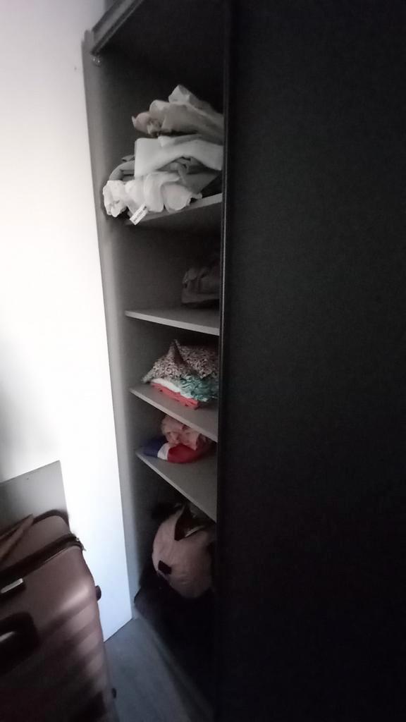 Grote kledingkast met schuifdeuren, Huis en Inrichting, Kasten | Kledingkasten, Gebruikt, 150 tot 200 cm, 150 tot 200 cm, 50 tot 75 cm