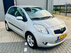 Toyota Yaris 1.3 16V Vvt-i 5DR 2006 Parkeersensoren, Auto's, Toyota, Voorwielaandrijving, 4 cilinders, 995 kg, 547 kg