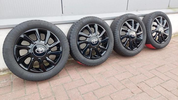 Hoogglans zwarte orig. velgen Toyota Aygo 108 C1 165/60/15, Auto-onderdelen, Banden en Velgen, Banden en Velgen, Zomerbanden, 15 inch