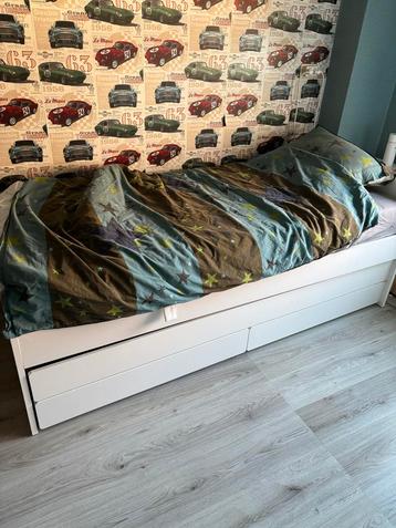 IKEA Slakt bed met logeerbed en lades beschikbaar voor biedingen
