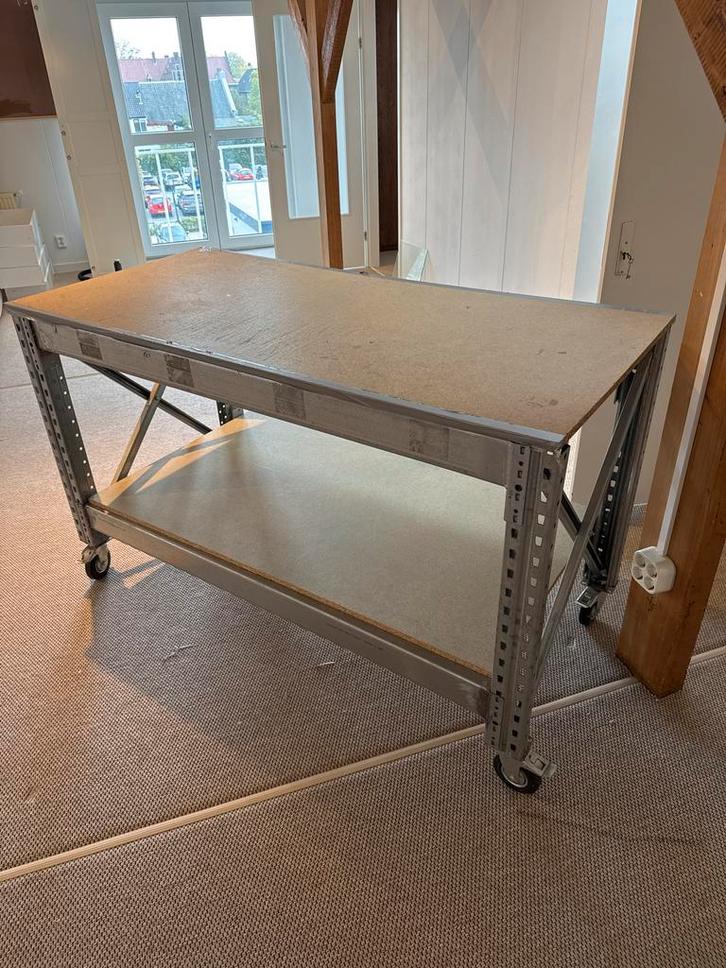 Verstelbare Werktafel op Wielen - Baarn, Doe-het-zelf en Verbouw, Werkbanken, Gebruikt, 70 tot 120 cm, Ophalen