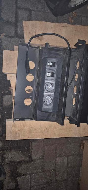 Kabelbak, Kabelgoot & Wandcontactdozen beschikbaar voor biedingen