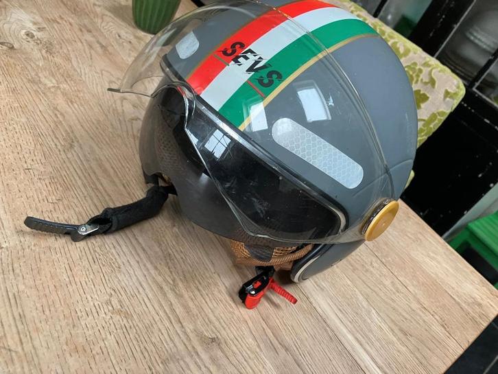 helm met visier, Fietsen en Brommers, Brommerhelmen, Zo goed als nieuw, Medium, Ophalen of Verzenden