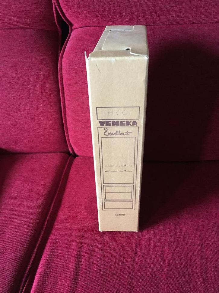 Gevraagd: nieuwe Veneka Excellent achiefdoos / archiefdozen, Diversen, Papierwaren, Nieuw, Ophalen of Verzenden