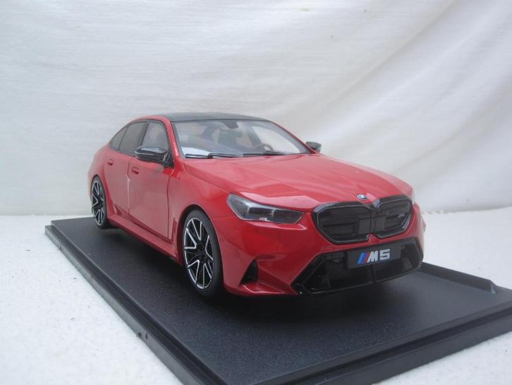 BMW M5 sedan G90 2024 rood 1:18 Solido, Hobby en Vrije tijd, Modelauto's | 1:18, Nieuw, Auto, Solido, Ophalen of Verzenden