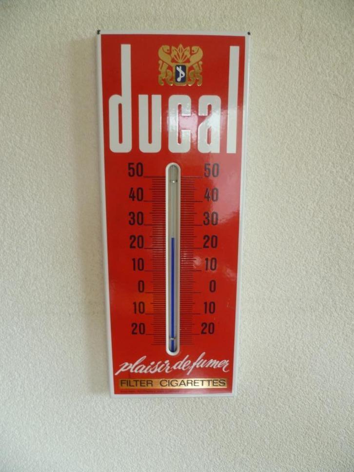 EMAILLE RECLAME THERMOMETER"DUCAL FILTER CIGARETTES"JAREN 60, Verzamelen, Merken en Reclamevoorwerpen, Gebruikt, Reclamebord, Ophalen of Verzenden