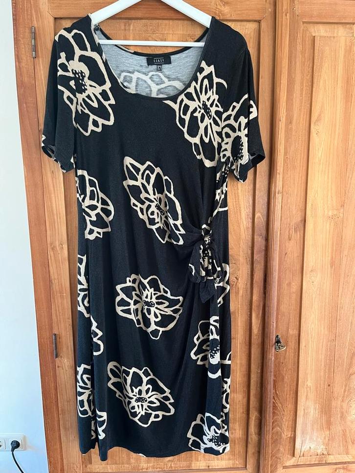 ES&SI Jurk Maat 40 - ZGAN!, Kleding | Dames, Jurken, Zo goed als nieuw, Maat 38/40 (M), Zwart, Knielengte, Ophalen of Verzenden