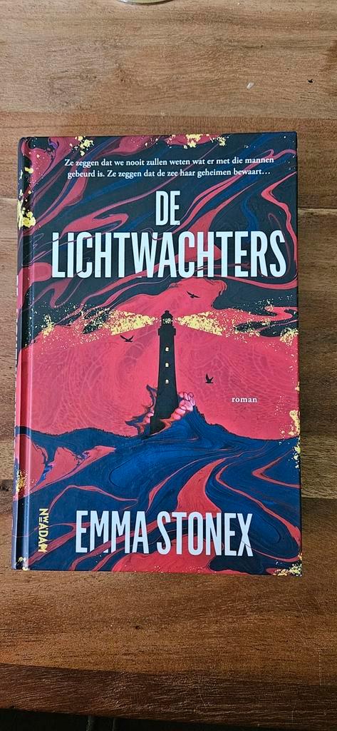 Emma Stonex de Lichtwachters., Boeken, Historische romans, Gelezen, Ophalen of Verzenden
