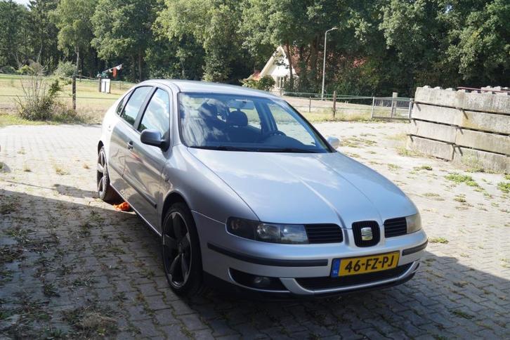 Seat Leon 1.8 20VT 132KW 2000 Grijs, Auto's, Seat, Particulier, Leon, Airbags, Cruise Control, Elektrische ramen, Traction-control
