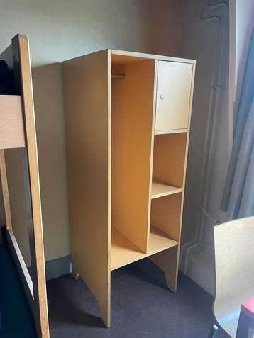 Kast 30 stuks. Gratis