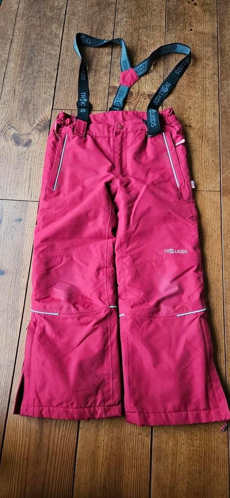 Donker rode skibroek, Trollkids, maat 140, Kinderen en Baby's, Kinderkleding | Maat 140, Zo goed als nieuw, Jongen of Meisje, Broek