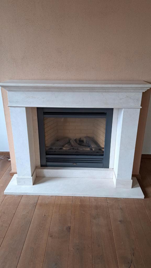 Mooie gaskachel met marmeren schouw, Huis en Inrichting, Kachels, Gebruikt, Vrijstaand, Gaskachel, Gas, Ophalen