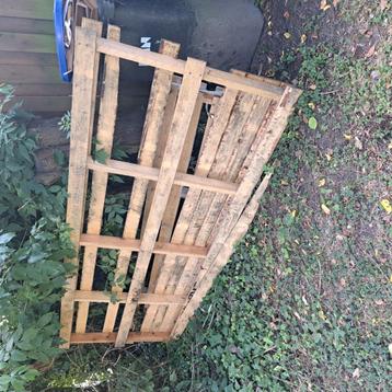 Pallet hout   beschikbaar voor biedingen