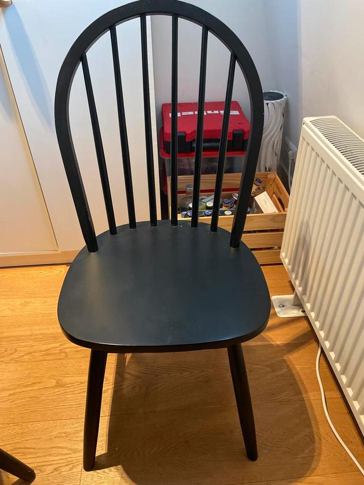 2x Ikea Skogsta eetkamerstoelen - zwart gebeitst, Huis en Inrichting, Stoelen, Gebruikt, Twee, Zwart, Ophalen