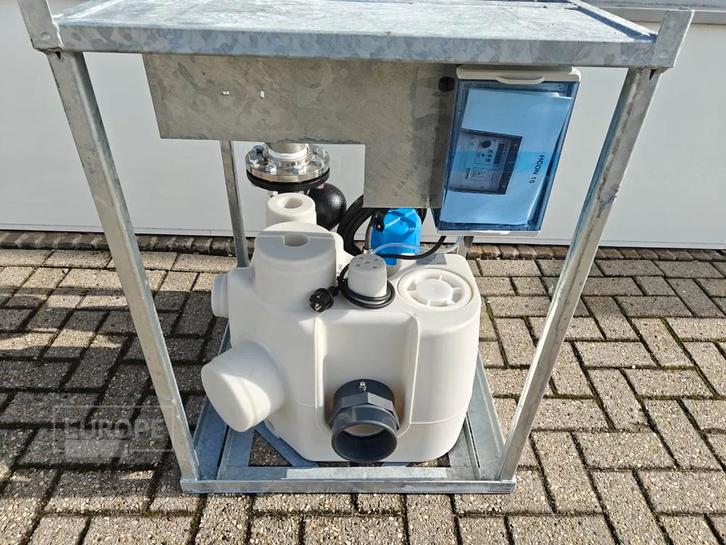 Homa toiletwagen pomp 230v uit voorraad, Auto-onderdelen, Overige Auto-onderdelen, Nieuw, 12 maanden garantie