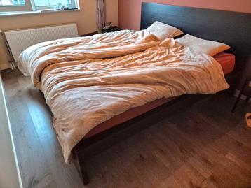 Ikea Malm bed 180x200 bruinzwart met lades - afbeelding 1