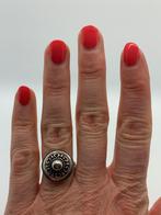 S986 Prachtige zilveren ring streekdracht maat 17,5, Sieraden, Tassen en Uiterlijk, Antieke sieraden, Ophalen of Verzenden