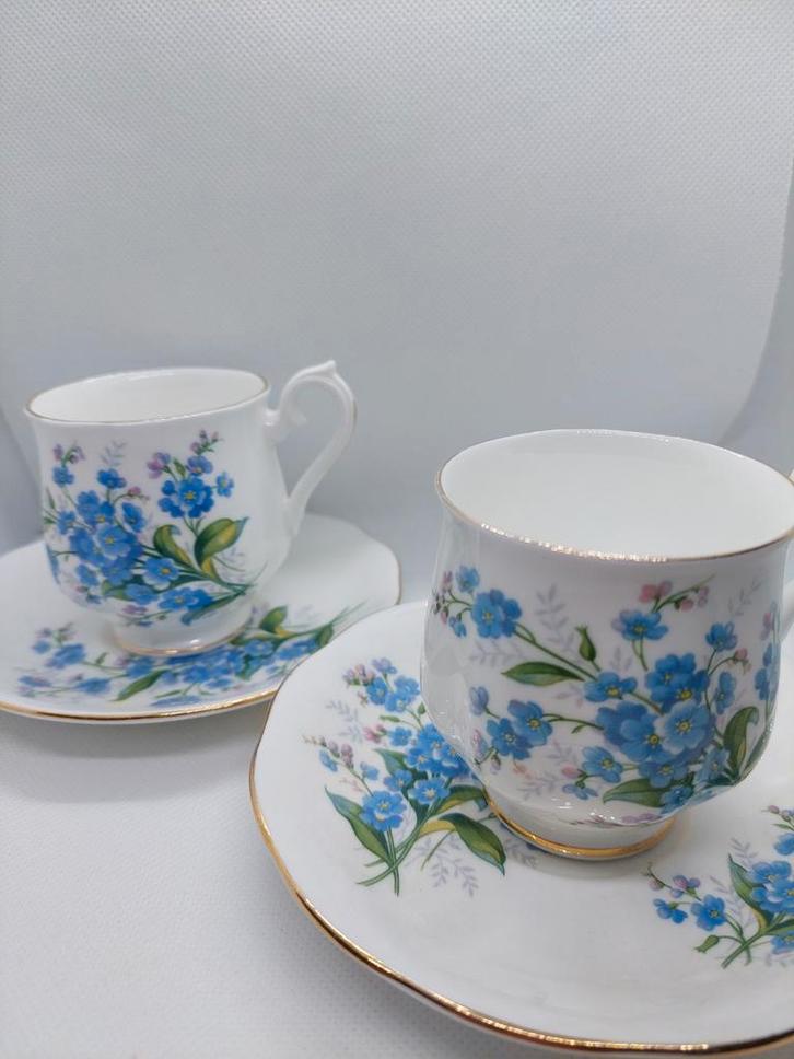 Royal Albert Twee Kop en Schotels, Antiek en Kunst, Antiek | Servies los, Ophalen of Verzenden