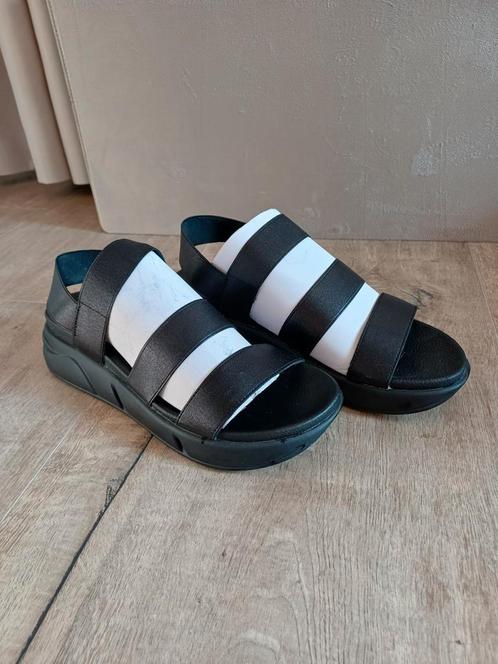 Zgan Omox sandalen zwart in maat 41, Kleding | Dames, Schoenen, Zo goed als nieuw, Sandalen of Muiltjes, Zwart, Ophalen of Verzenden