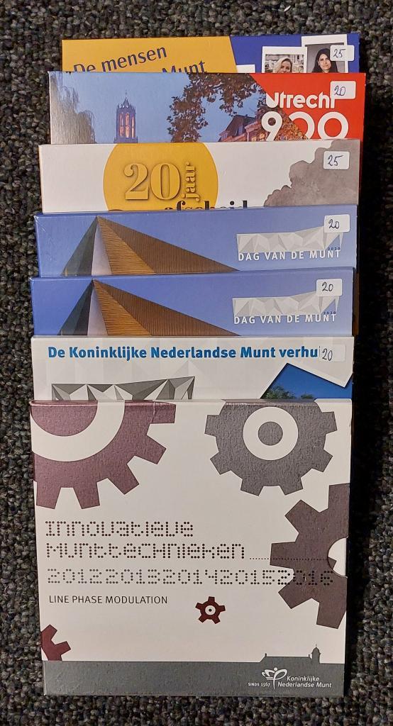 Collectie van 7 “Dag van de Munt” sets 2015 – 2023, Postzegels en Munten, Munten | Nederland, Euro's, Koningin Beatrix, Ophalen of Verzenden