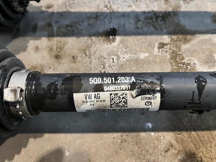 Aandrijfas links en rechts achter van een Vw Golf 7R, Auto-onderdelen, Remmen en Aandrijving, Audi, Seat, Volkswagen, Gebruikt