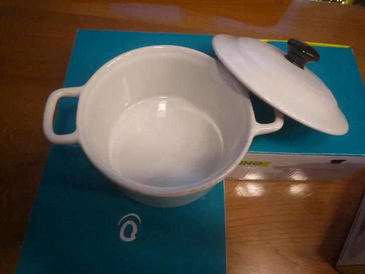 4 stuks leuke keramieken ovenschotels 0.5l per stuk, Huis en Inrichting, Keuken | Keukenbenodigdheden, Nieuw, Ophalen of Verzenden
