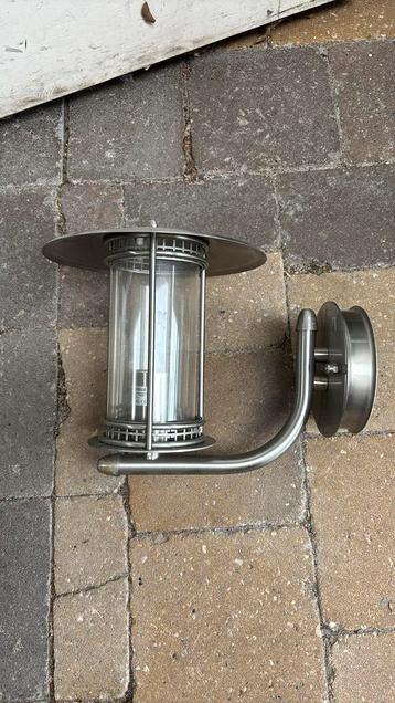 Leuke buitenlamp beschikbaar voor biedingen
