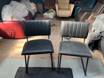 Eetkamerstoelen 2 stuks beschikbaar voor biedingen