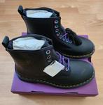 Limited Edition | Dr. Martens 1460 BT21 | Maat 43, Zwart, Lage of Enkellaarzen, Nieuw, Ophalen of Verzenden